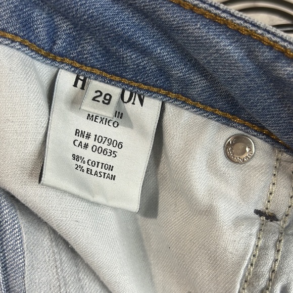 Hudson Hampton Shorts Light Wash Mid-Rise Denim Rolled Cuff Size 29 - Picture 6 of 9